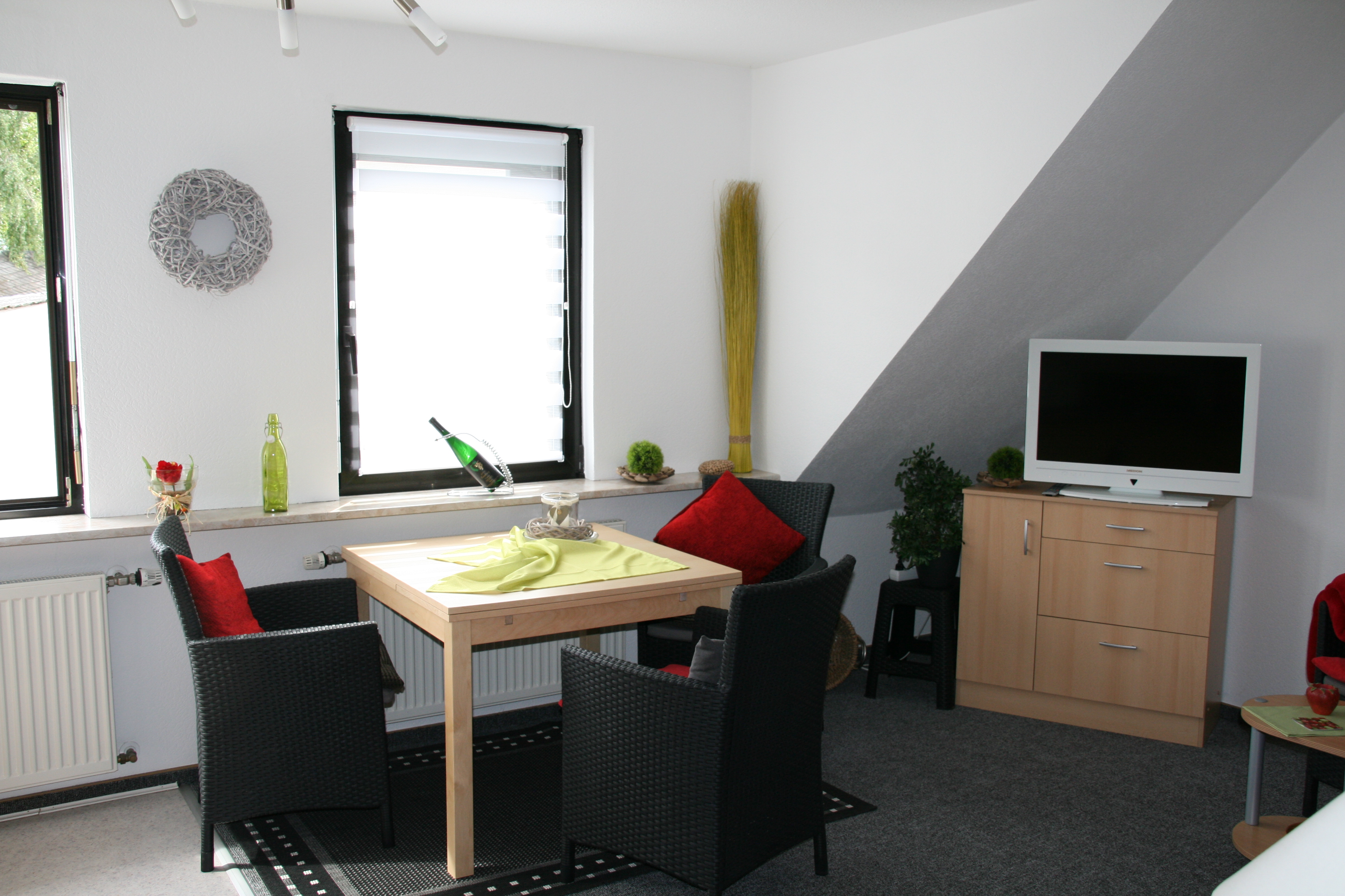 Wohnzimmer Ferienwohnung 2 – Leisch-Kreutz Bruttig-Fankel Mosel
