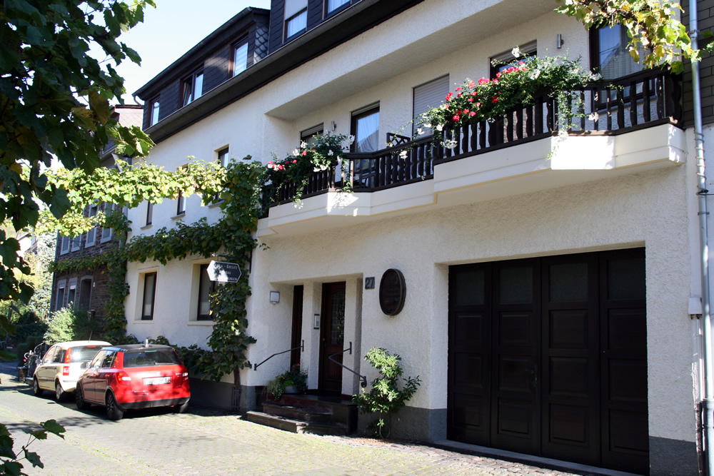 Außenansicht Haus Leisch-Kreutz – Ferienwohnungen Bruttig-Fankel Mosel